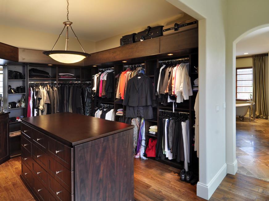 素颜空间 美式风格衣帽间效果图