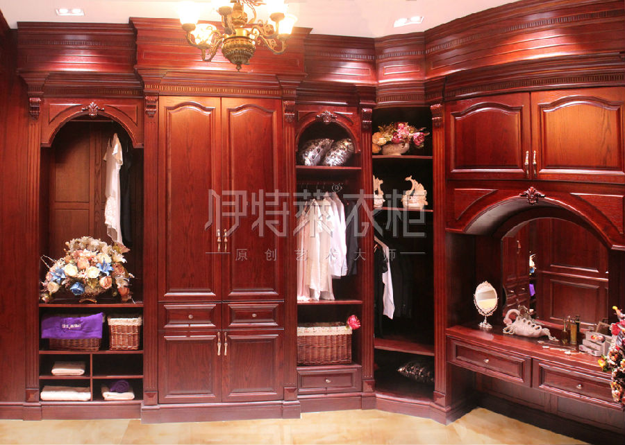 200平欧式风格家 60后老总衣帽间效果图