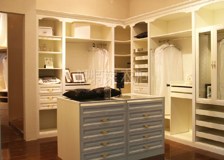 清新简欧风衣柜效果图 别墅装修设计图片欣赏