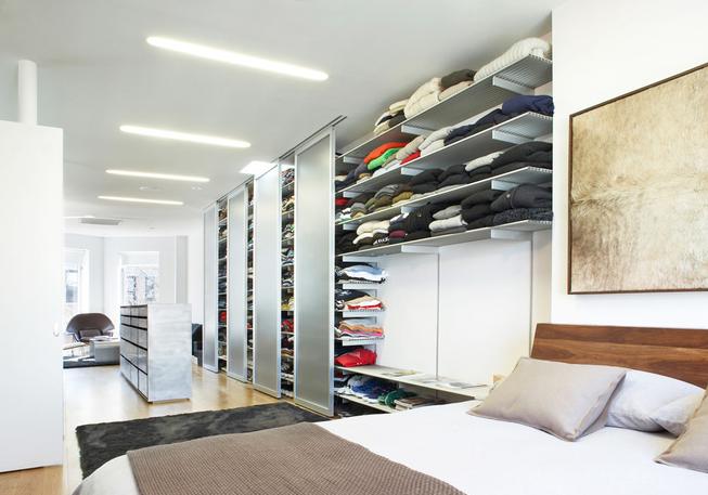 极具现代跃层公寓 个性创意衣柜效果图