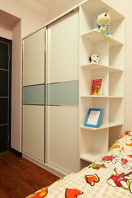 现代田园温馨雅居 儿童衣柜设计图
