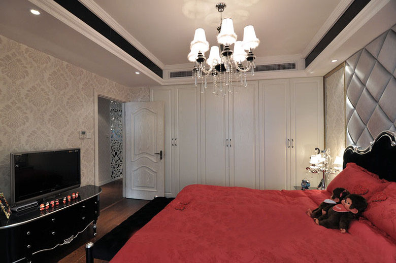 新古典风格整体衣柜效果图 奢华不失温馨