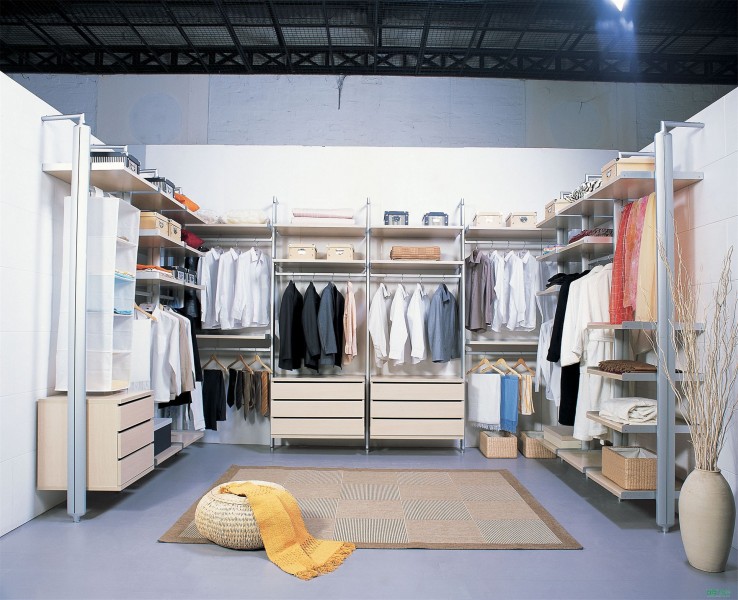 现代开放式衣柜效果图 轻盈简约取放便捷